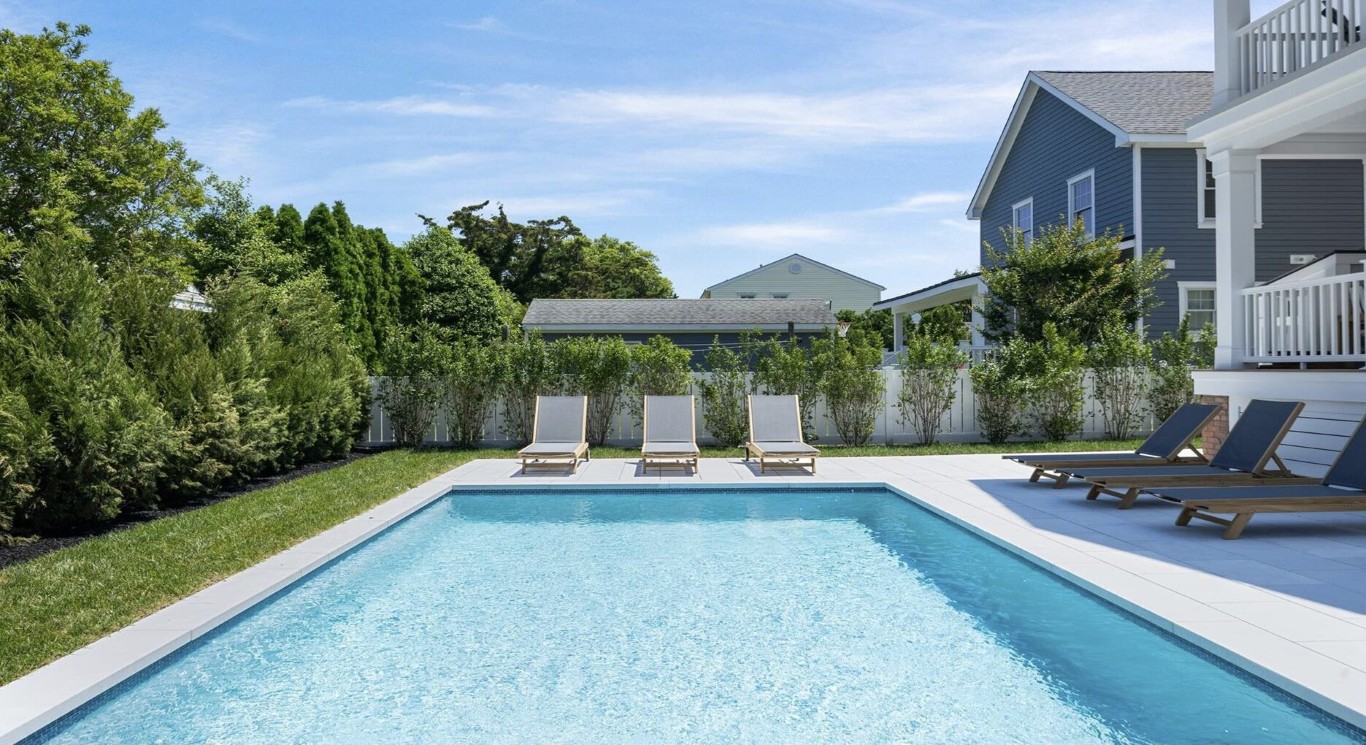 Crystal clear pool with professional weekly cleaning service in San Leandro, CA